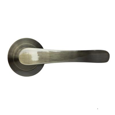 Dveřní klika mosazná