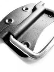 US 110bc Držák bednový 110x80mm černý